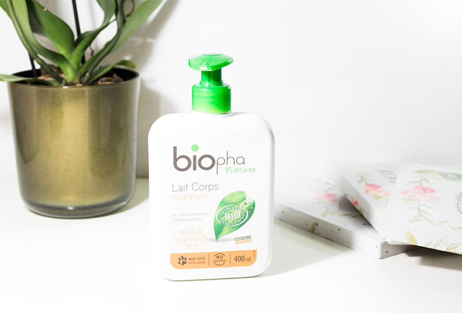 Zoom sur le lait hydratant pour le corps de la marque Bio Pha Nature, marque Bio disponible en grande surface