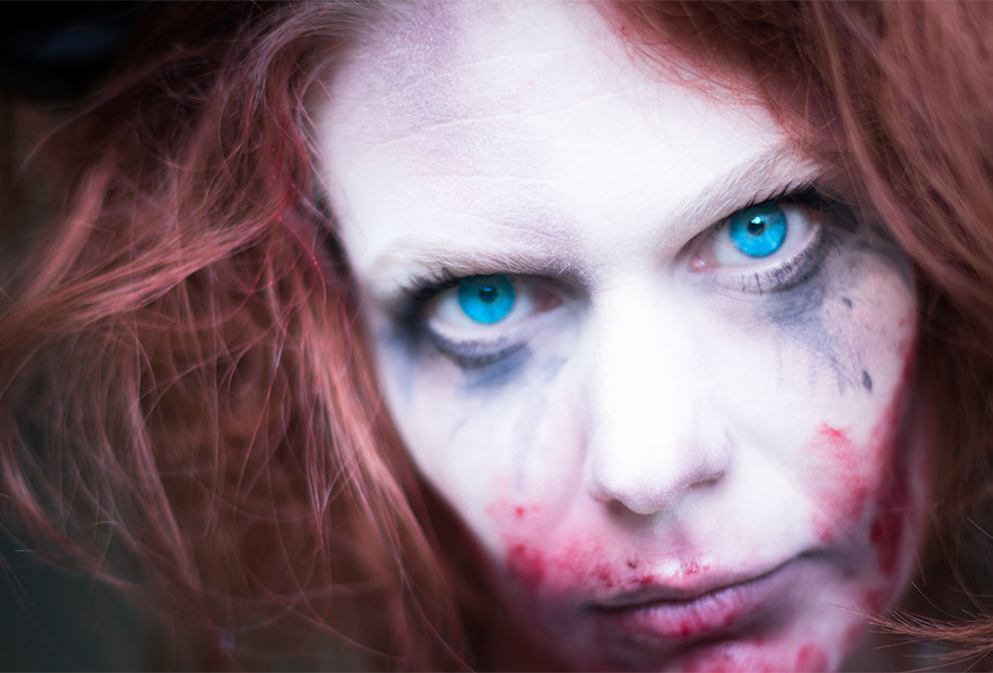 Zoom sur le make-up de zombi pour halloween