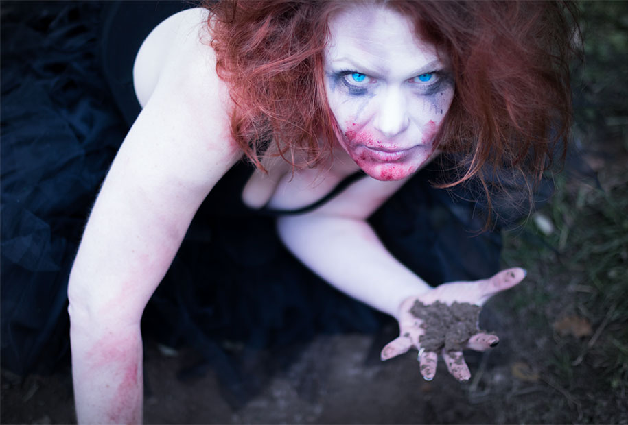 Zoom sur le make-up de zombi pour halloween
