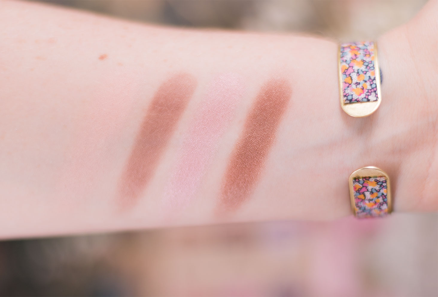 Swatch des fards de la ligne 2 de la palette Funfetti de Too Faced