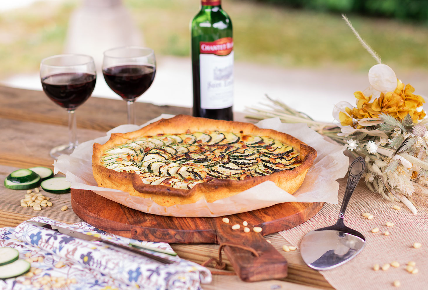 Tarte à la courgette et au fromage de chèvre parfaite pour les pique-niques ou les soirées d'été